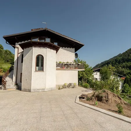 Apartmaji Loreta דירה