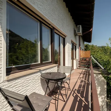 Apartmaji Loreta * Most na Soči