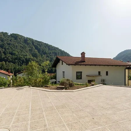 Apartmaji Loreta Appartamento Most na Soči